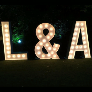 Letras Hollywood (CU)